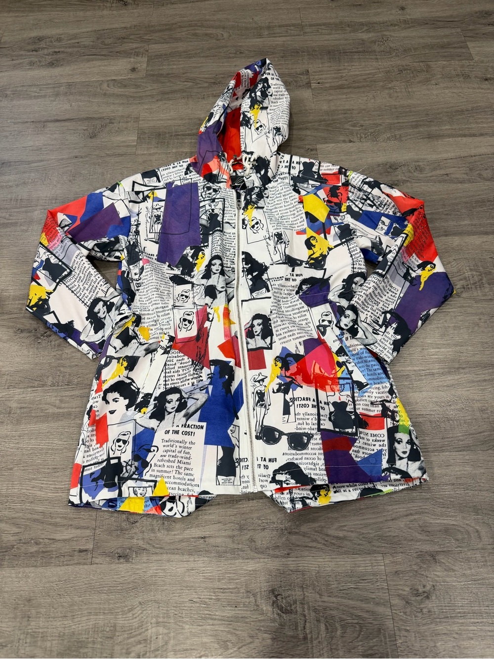 NWOT Gabby Isabella Red Hooded Zip Jacket with Black, White & Blue Print